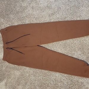 AE men's joggers, brown, small tall.